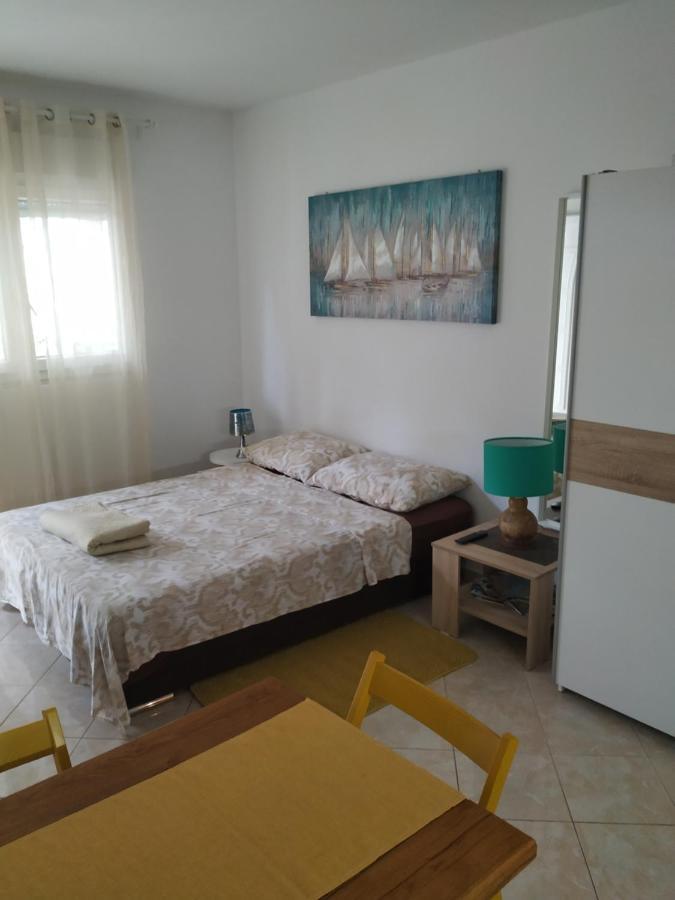 Studio Apartman Violeta II - 50M From The Beach Trogir Exterior foto